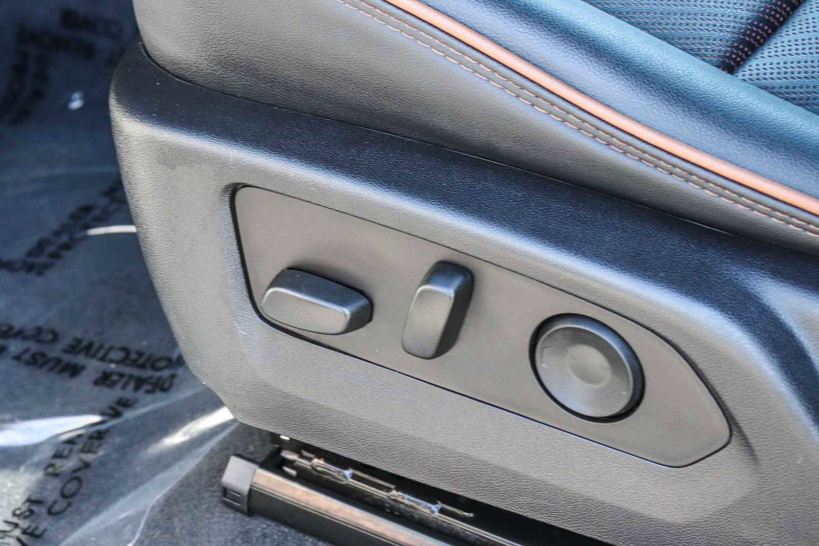 Used 2023 GMC Canyon AT4 w/ AT4 Premium Package image 24