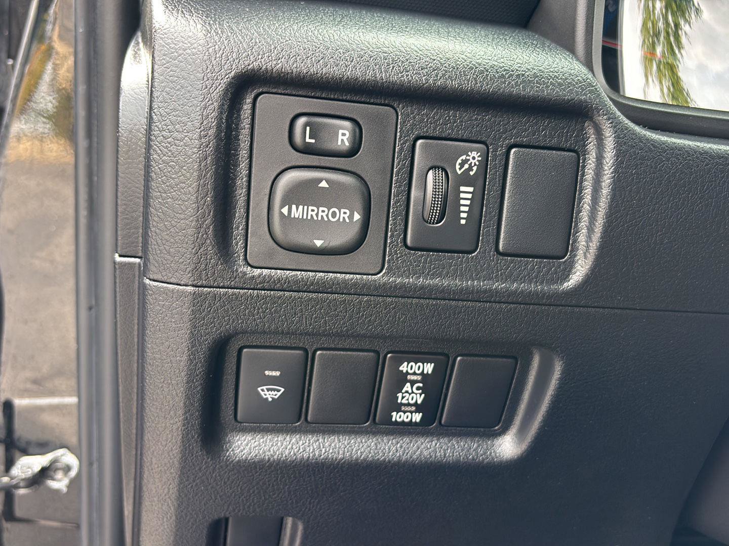 Used 2018 Toyota 4Runner SR5 Premium AWD/4WD image 37