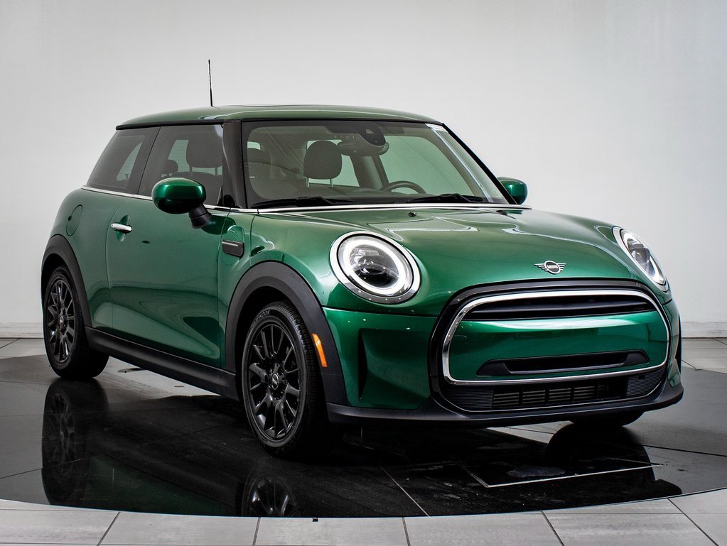 Used 2023 MINI Cooper 2-Door Hardtop image 5