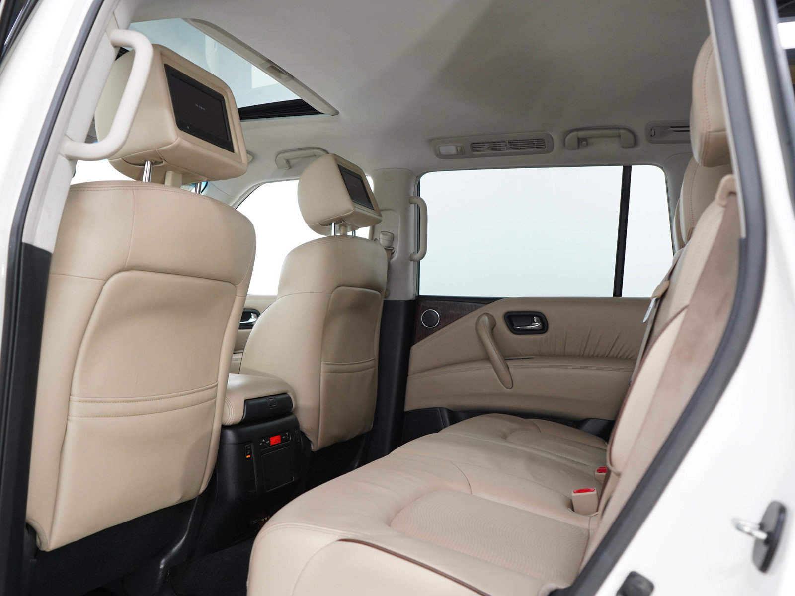 Used 2017 Nissan Armada Platinum AWD/4WD image 19