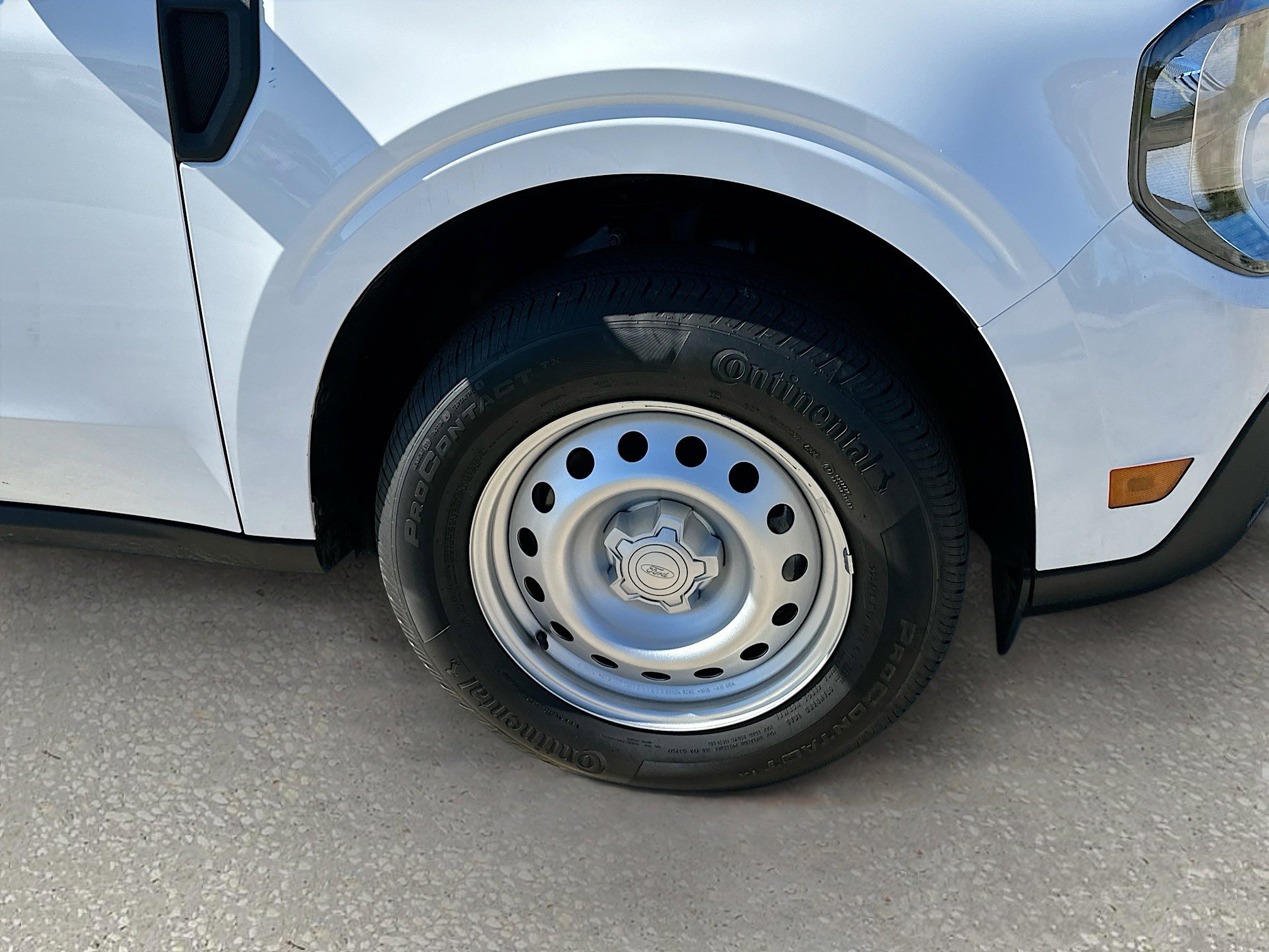 Certified 2025 Ford Maverick XL w/ Equipment Group 102A image 27