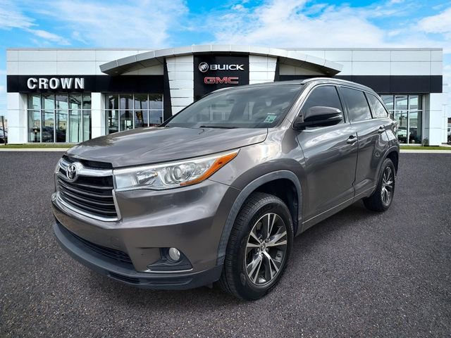 Used 2016 Toyota Highlander XLE image 1