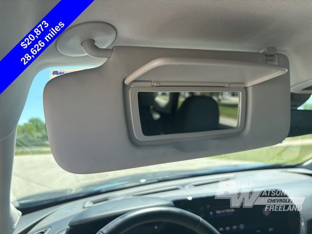 Used 2024 Chevrolet Trax LT w/ Sunroof Package FWD image 24