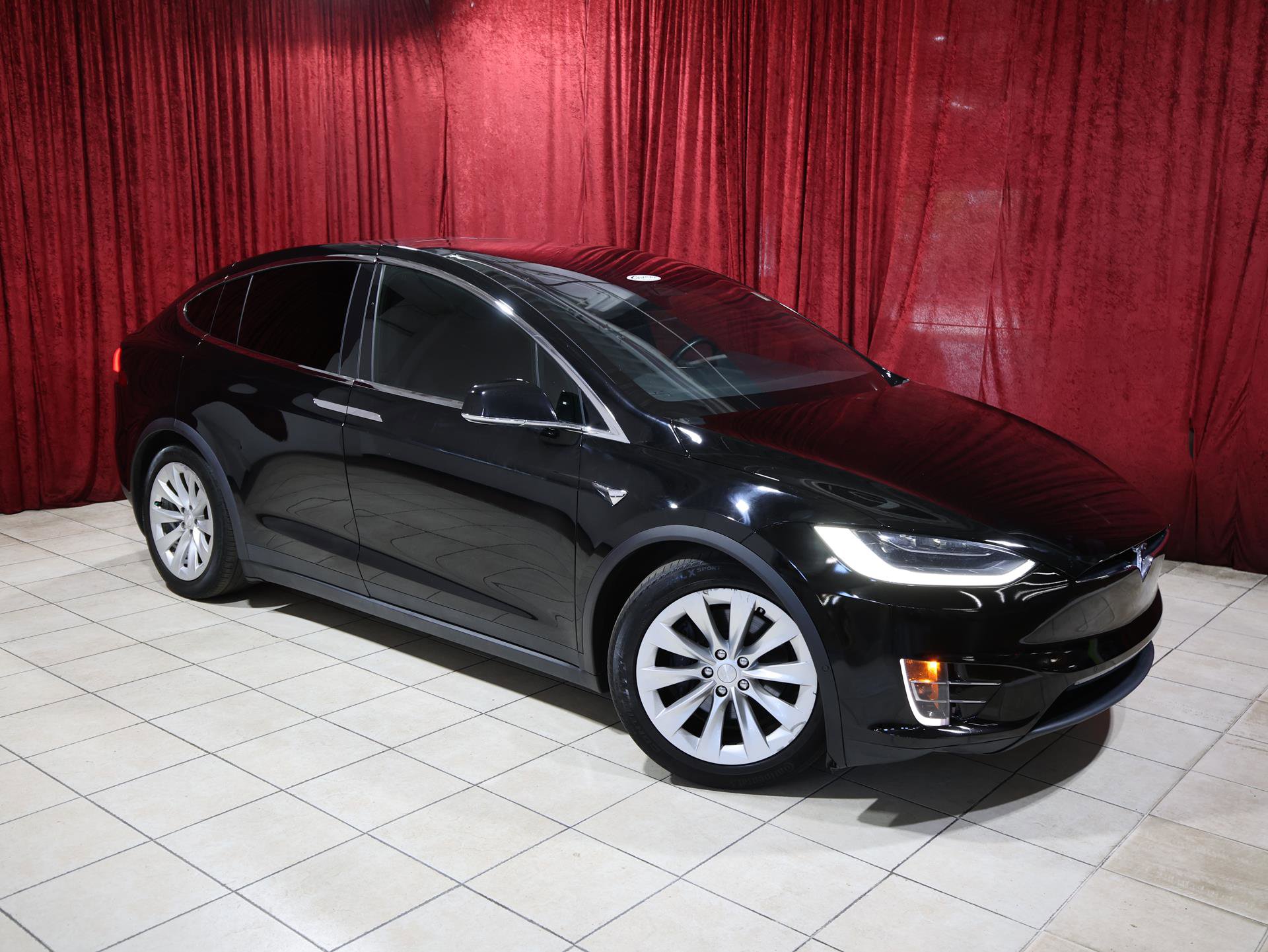 Used 2017 Tesla Model X 75D AWD/4WD image 2