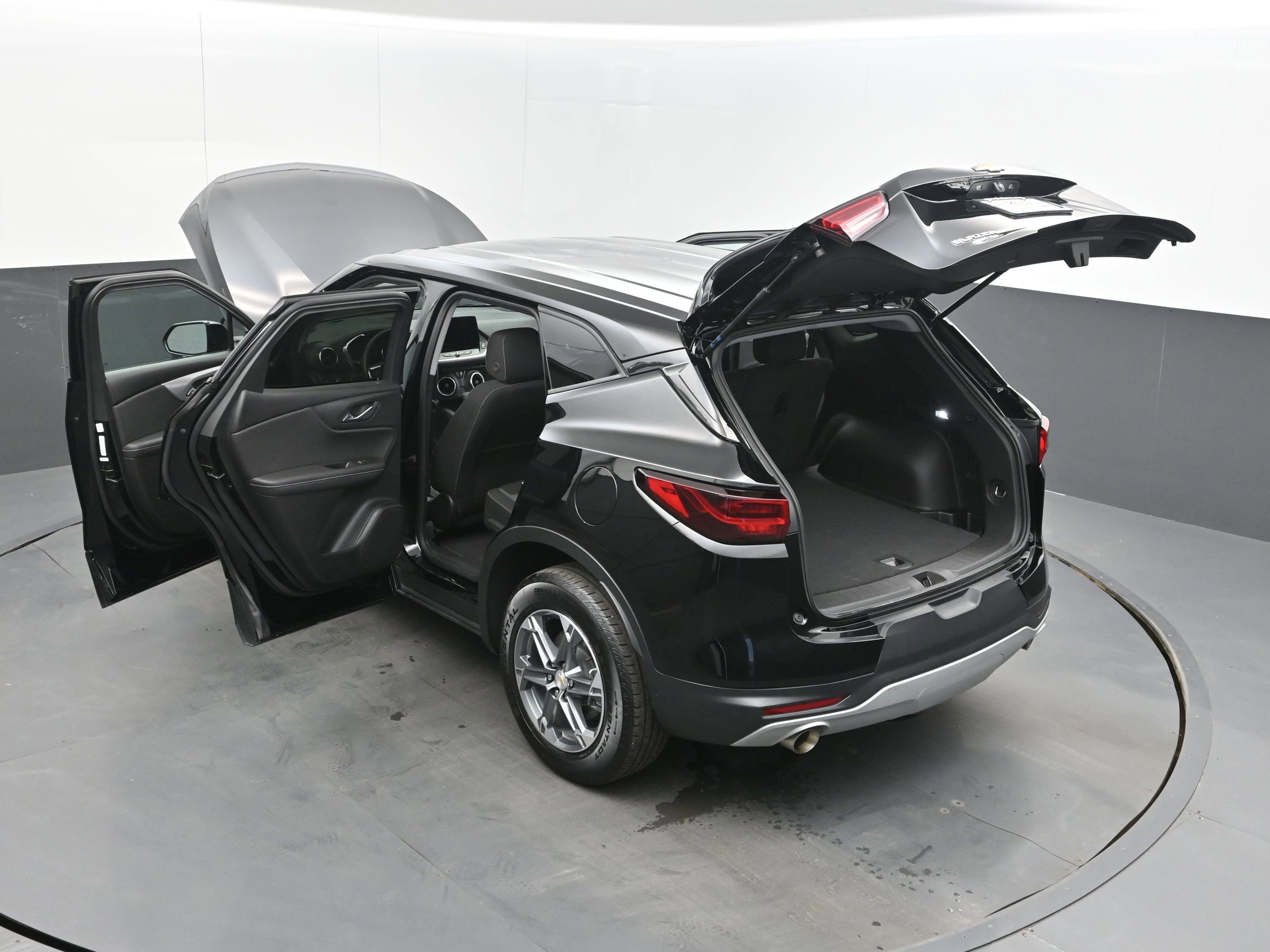 Used 2025 Chevrolet Blazer LT FWD image 42