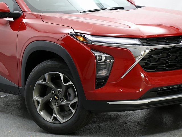 New 2026 Chevrolet Trax LT w/ Driver Confidence Package image 3