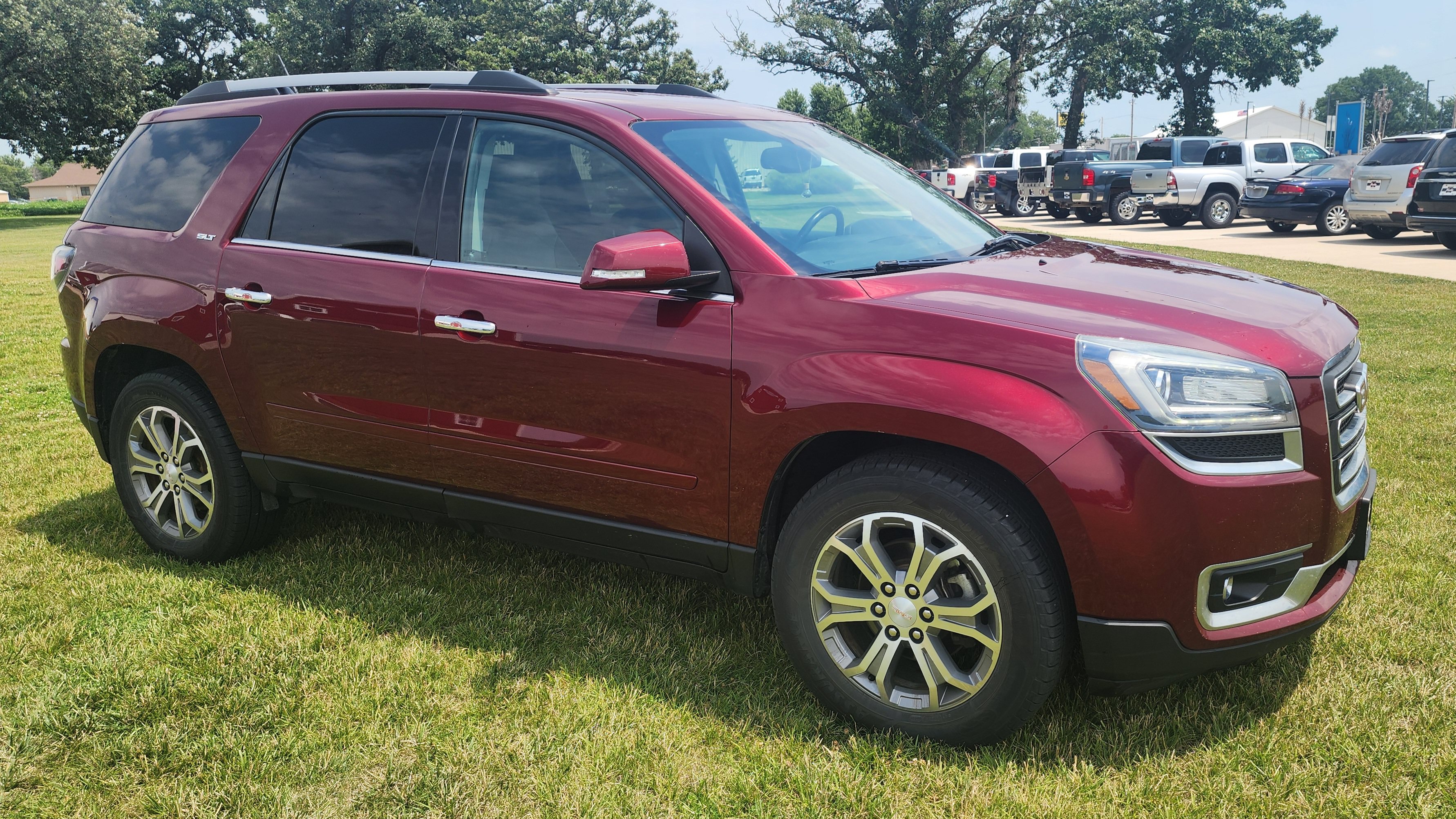 Used 2016 GMC Acadia SLT AWD/4WD image 3