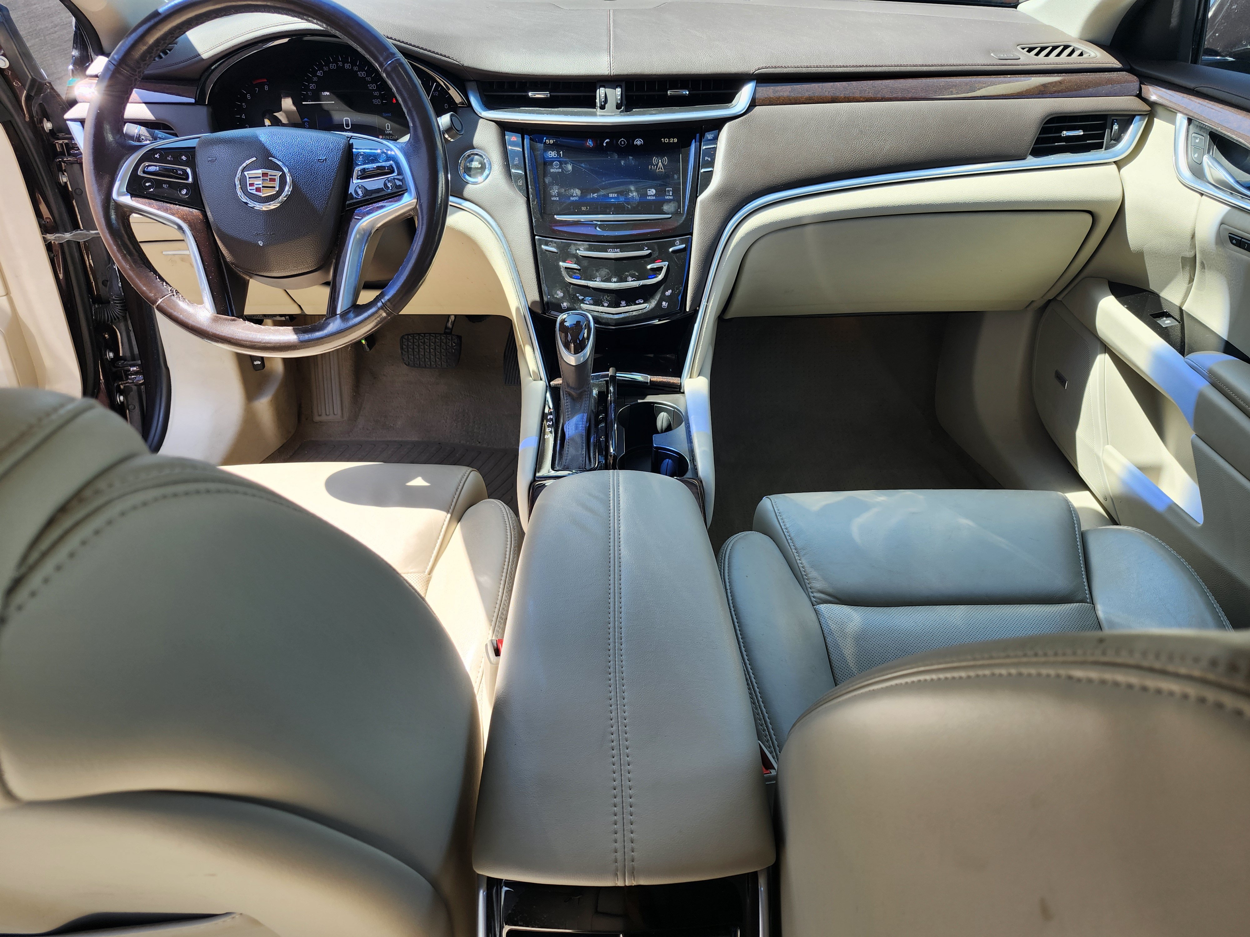 Used 2015 Cadillac XTS Luxury w/ Driver Awareness Package AWD/4WD image 4
