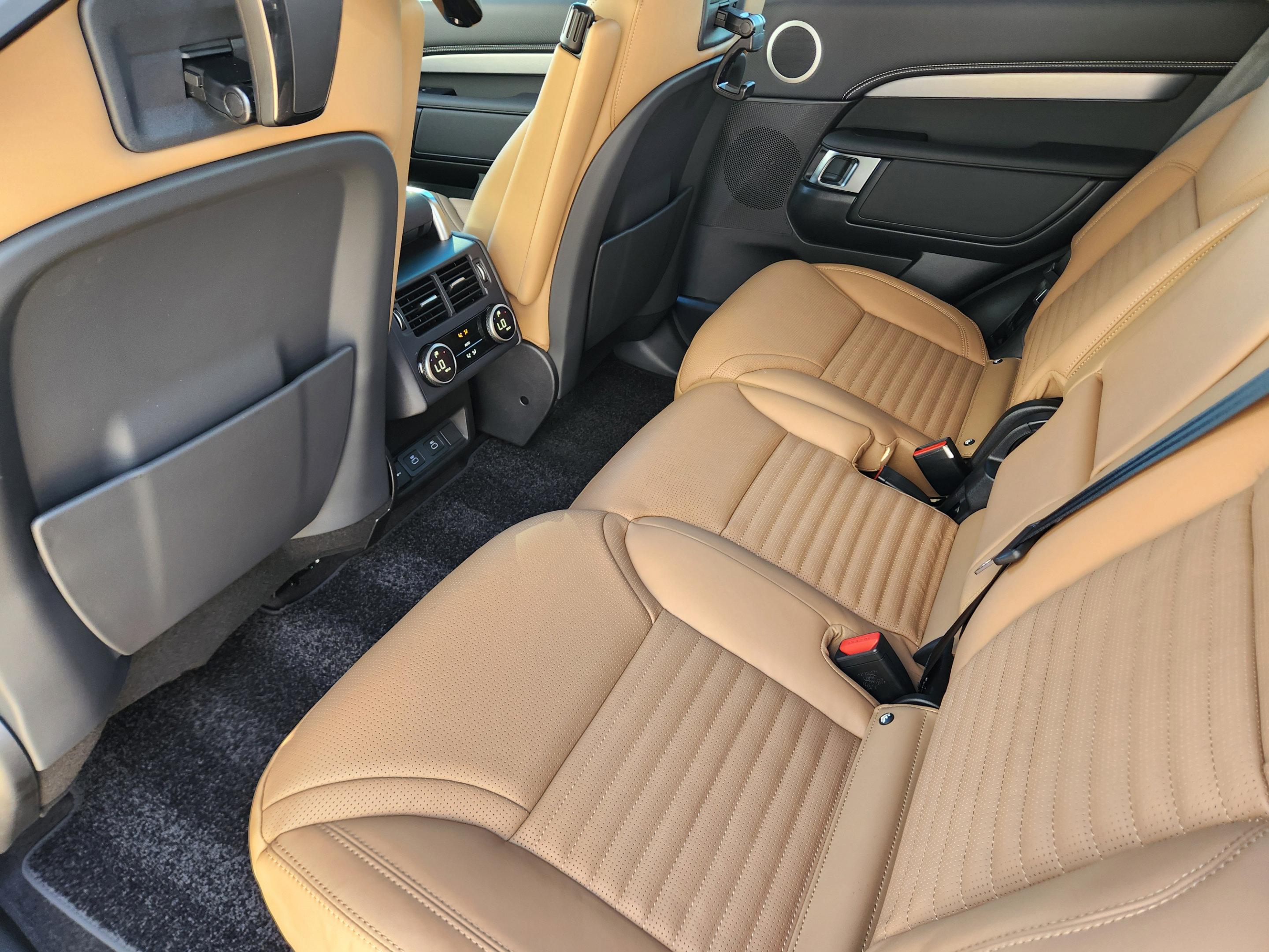 New 2026 Land Rover Discovery Limited Edition AWD/4WD image 26