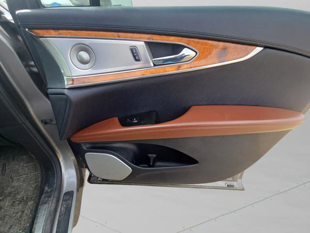 Used 2016 Lincoln MKX Reserve w/ Luxury Package image 37