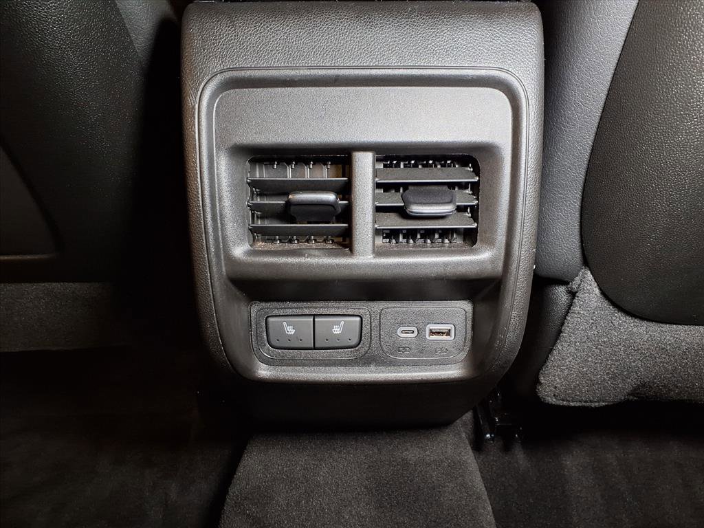 Certified 2025 Cadillac XT4 Sport w/ Cold Weather Package image 18