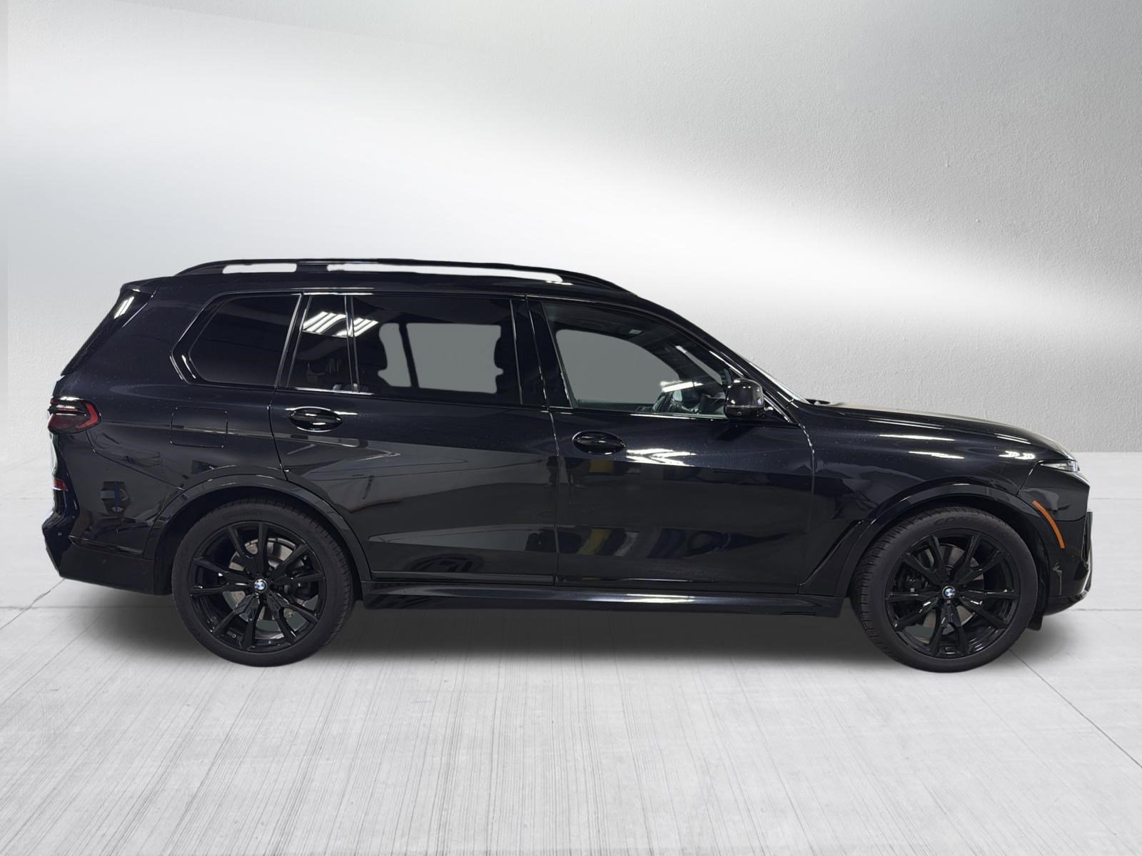 Used 2023 BMW X7 xDrive40i w/ Executive Package image 8