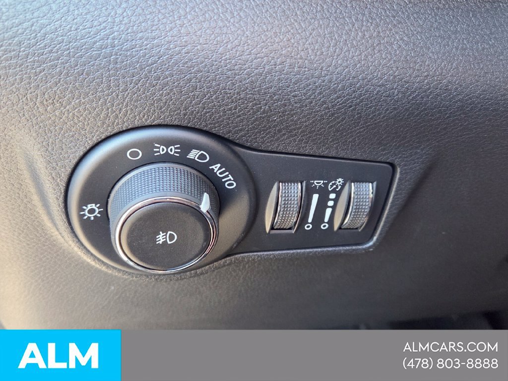 Used 2026 Jeep Compass Latitude AWD/4WD image 29