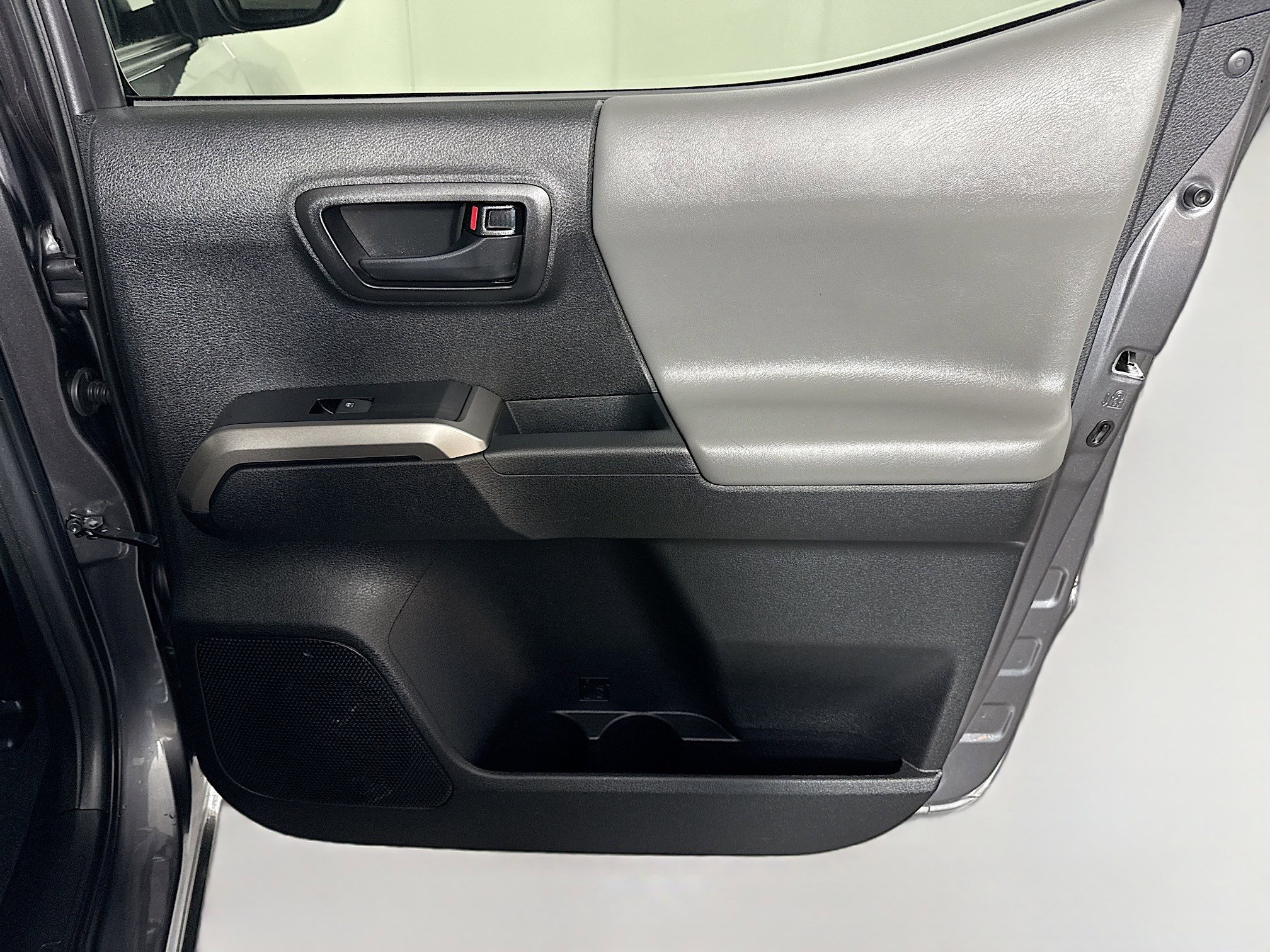 Used 2023 Toyota Tacoma SR image 27