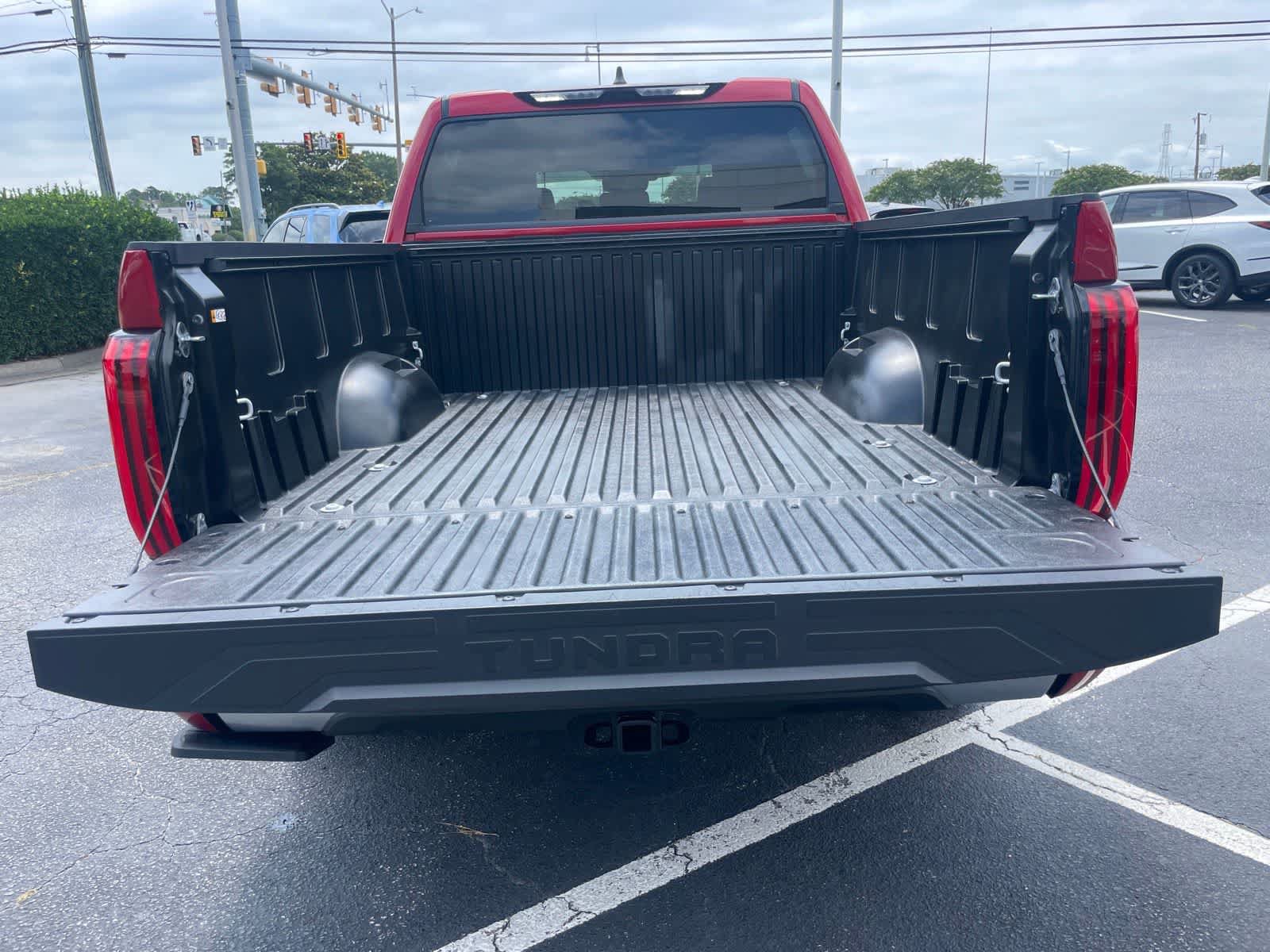Used 2025 Toyota Tundra Limited AWD/4WD image 21