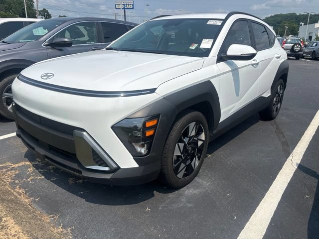 Used 2024 Hyundai Kona SEL w/ Convenience Package FWD image 3