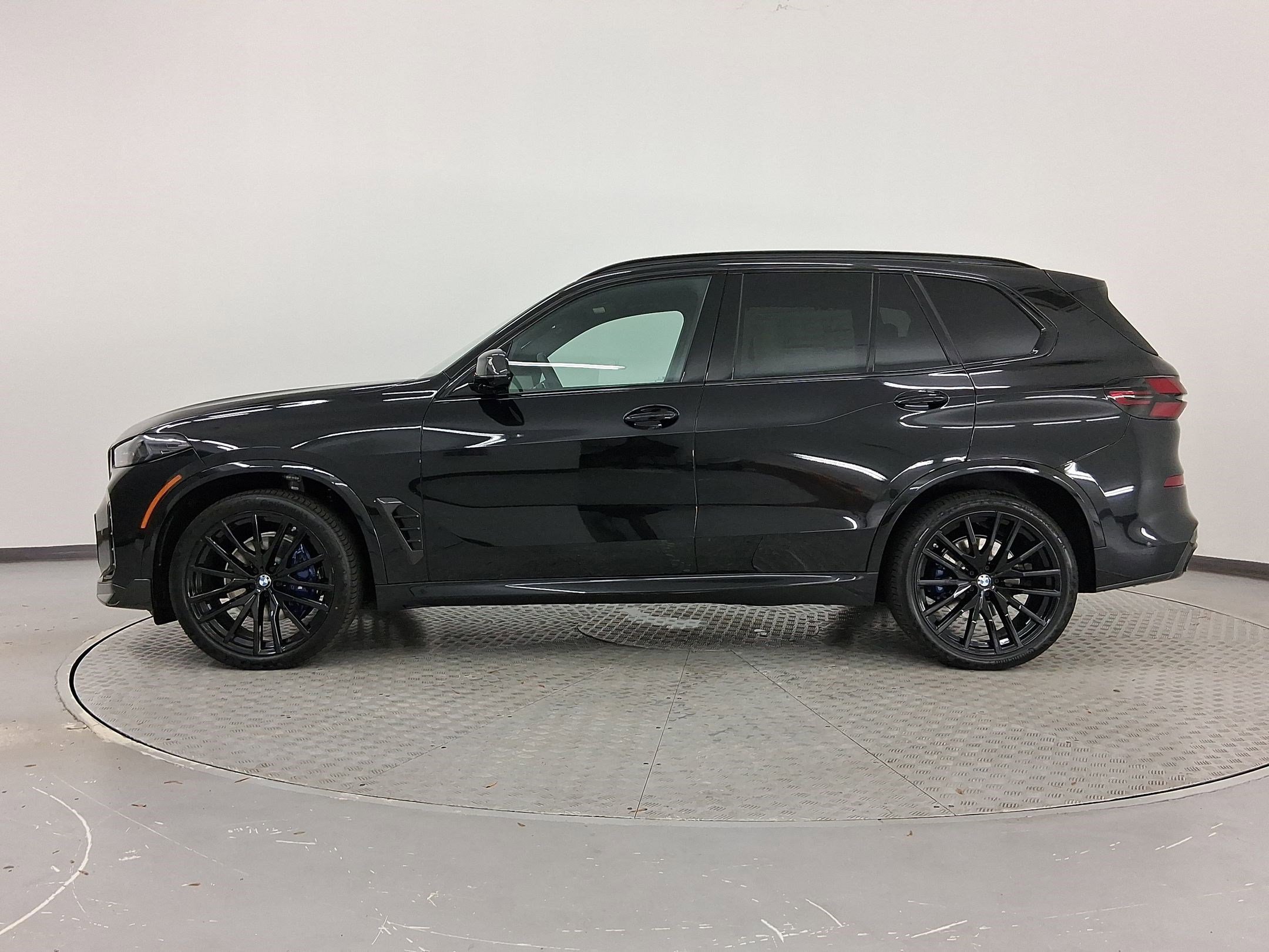 New 2026 BMW X5 xDrive40i w/ Executive Package image 2
