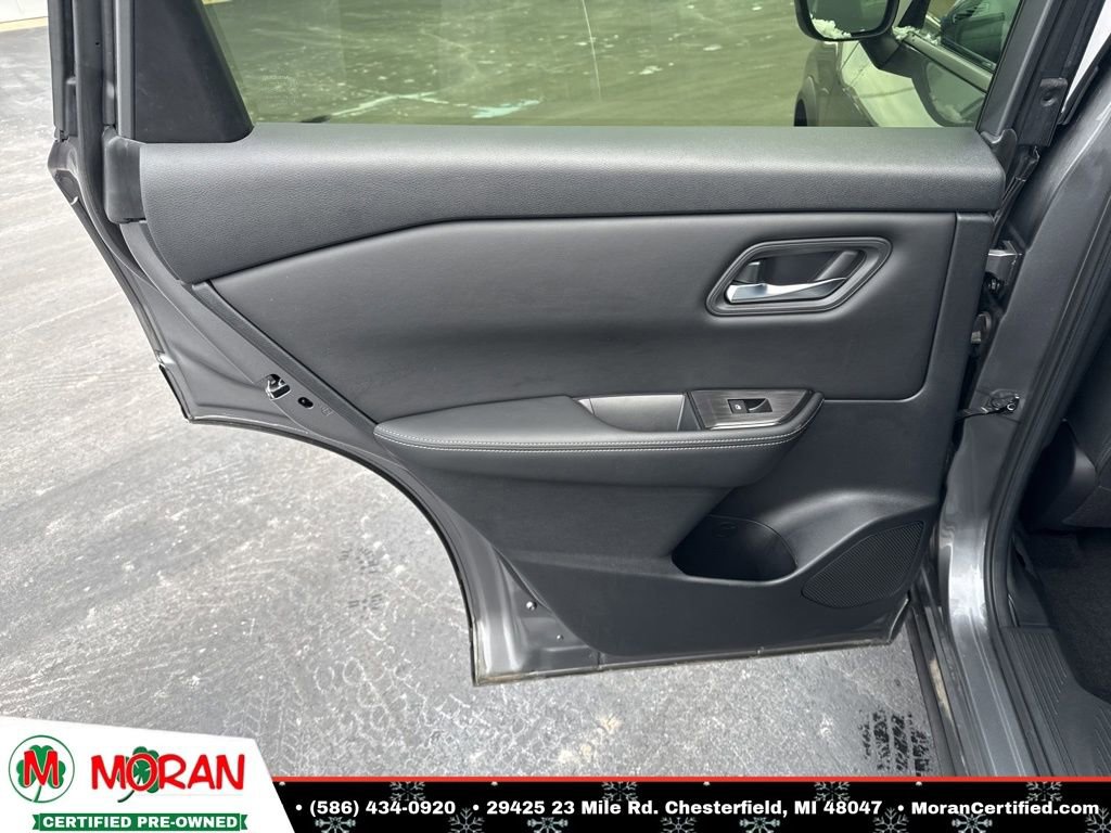Used 2024 Nissan Rogue SV image 22