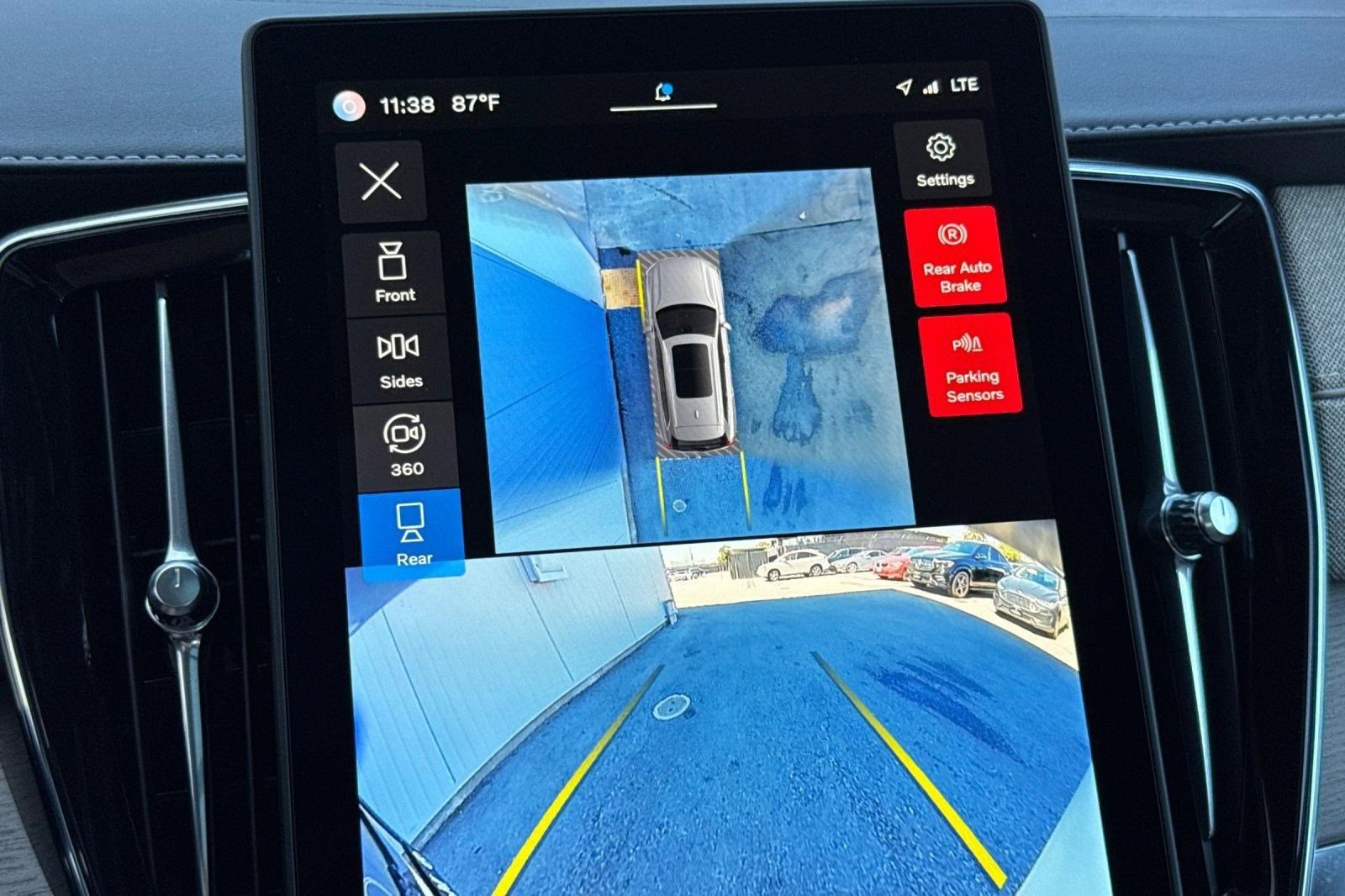 Used 2025 Volvo XC90 B6 Ultra w/ Protection Package Premier image 26