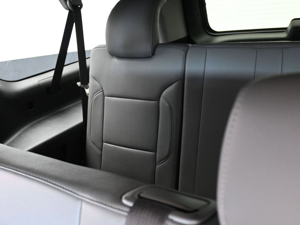 Used 2020 Chevrolet Suburban LT image 38