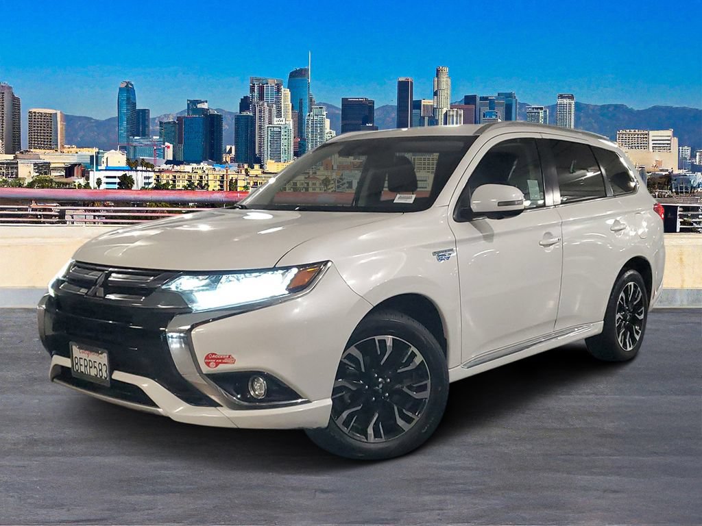 Used 2018 Mitsubishi Outlander GT AWD/4WD image 2