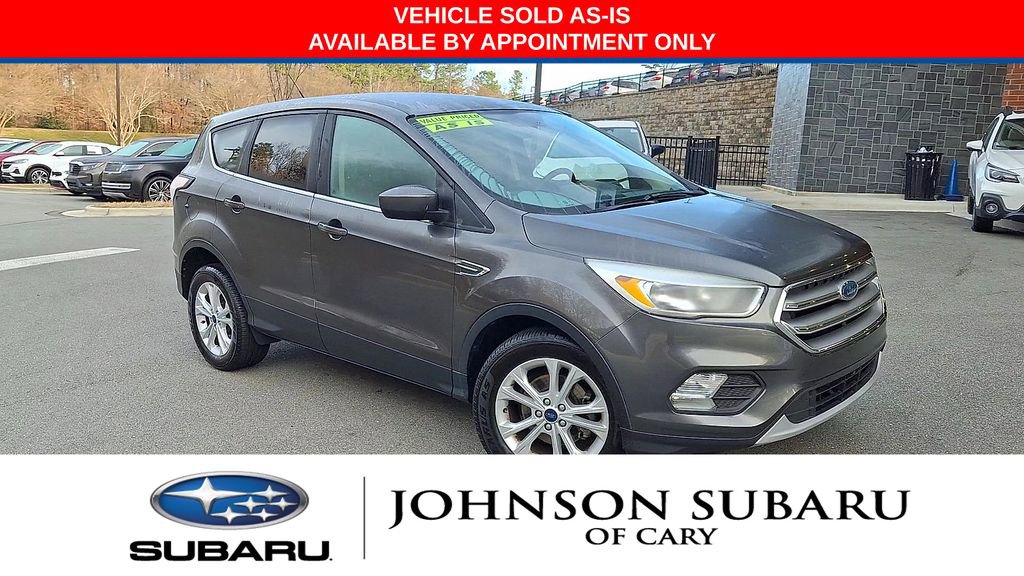 Used 2017 Ford Escape SE image 2