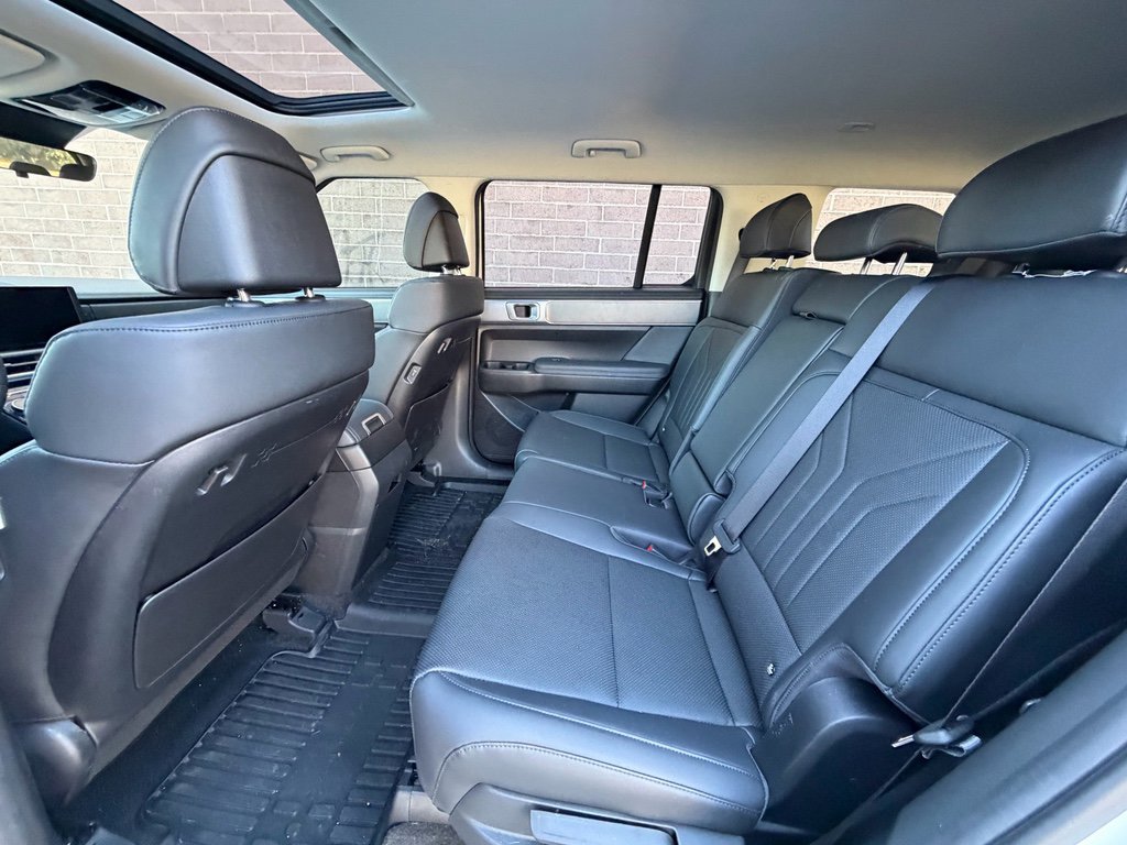 Used 2025 Hyundai Santa Fe XRT image 17