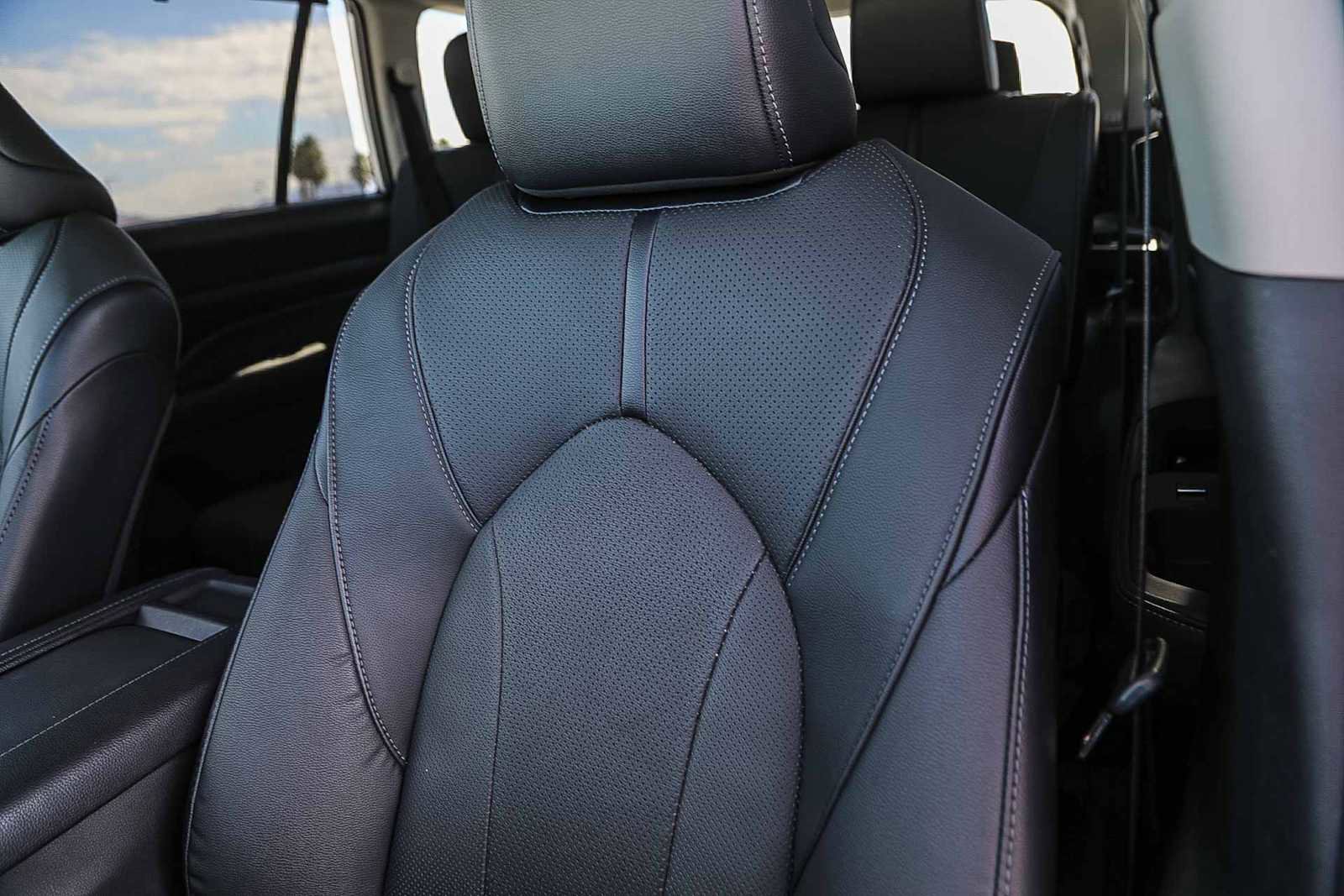 Used 2025 Toyota Grand Highlander Limited image 25