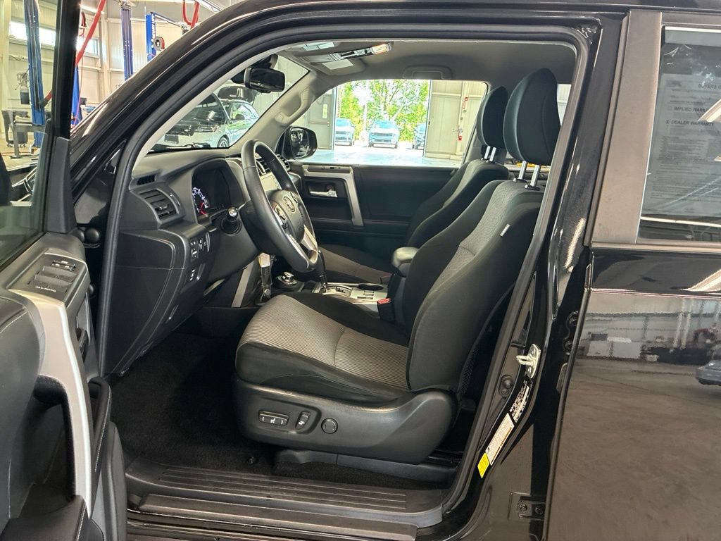 Used 2021 Toyota 4Runner SR5 AWD/4WD image 11