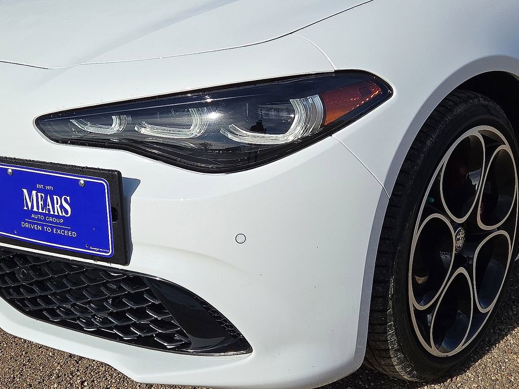 Used 2024 Alfa Romeo Giulia Veloce image 10
