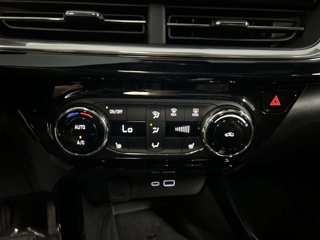 Certified 2025 Chevrolet Trax RS w/ Sunroof Package FWD image 17