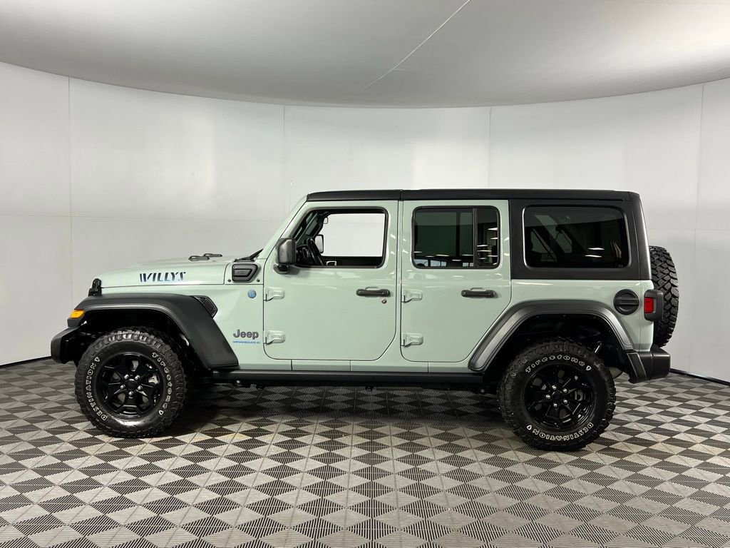 Used 2023 Jeep Wrangler Unlimited w/ Cold Weather Group image 10