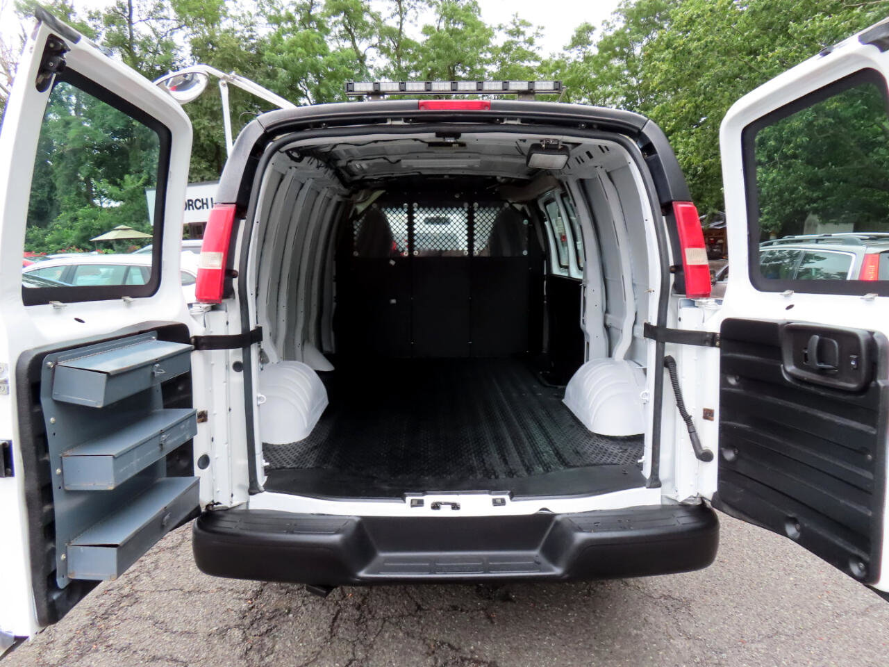 Used 2016 Chevrolet Express 2500 image 13
