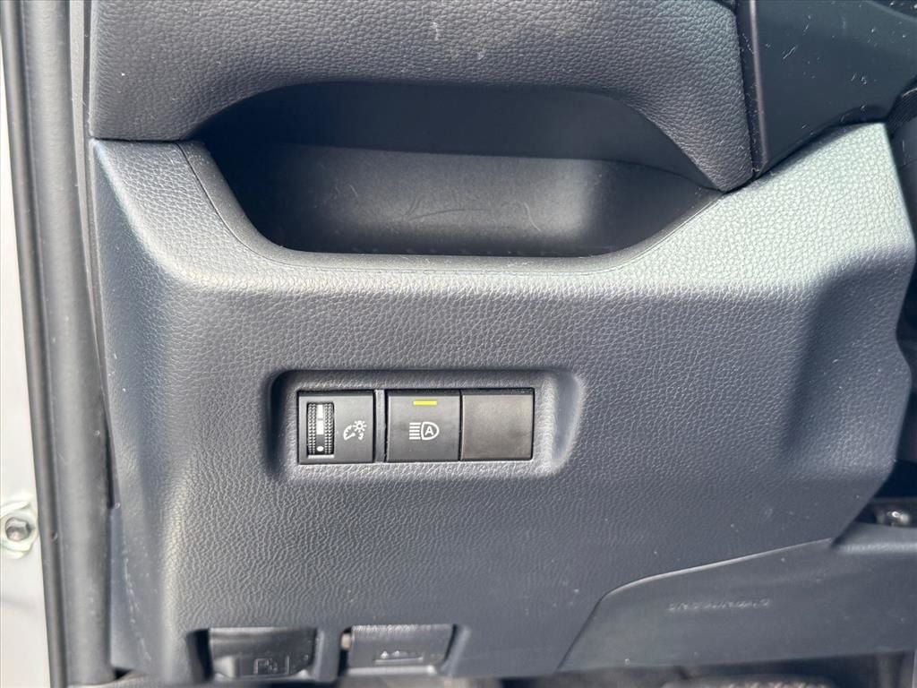 Used 2023 Toyota RAV4 LE AWD/4WD image 21