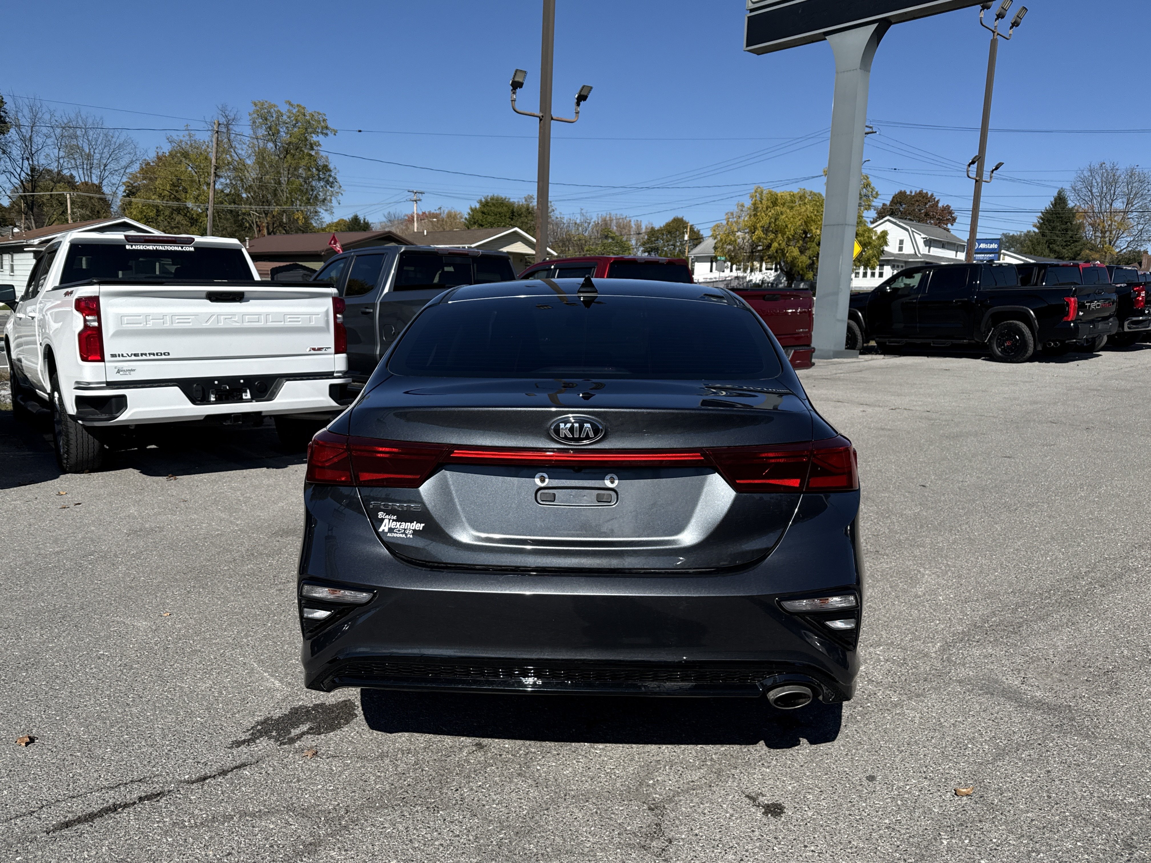 Used 2019 Kia Forte LXS FWD image 4