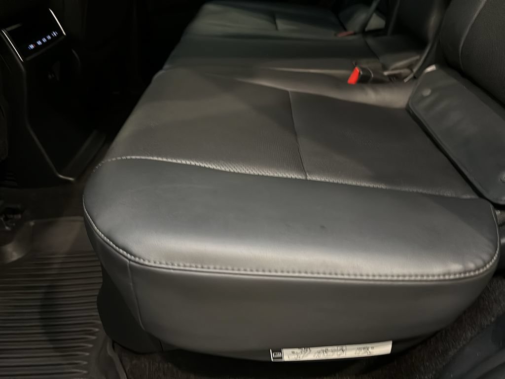 Used 2024 Lexus GX 550 w/ Cold Area Package AWD/4WD image 13