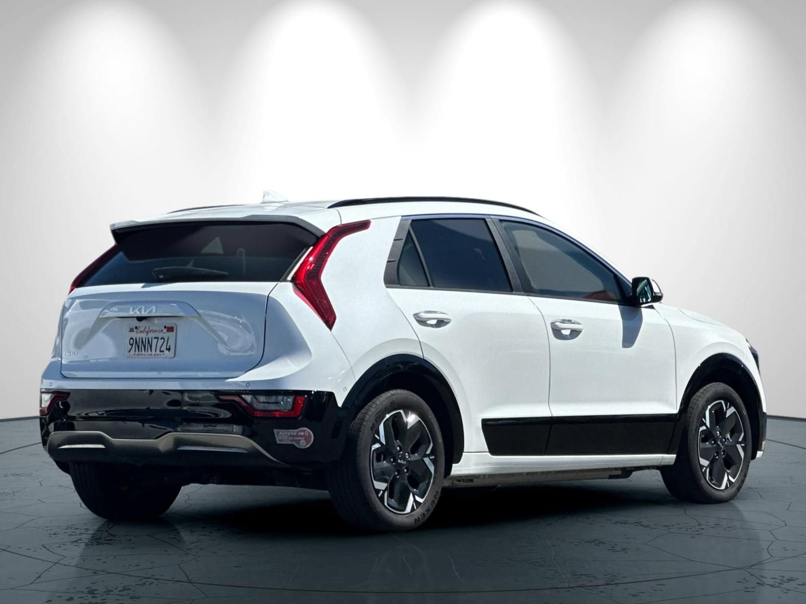 Used 2024 Kia Niro Wave FWD image 4