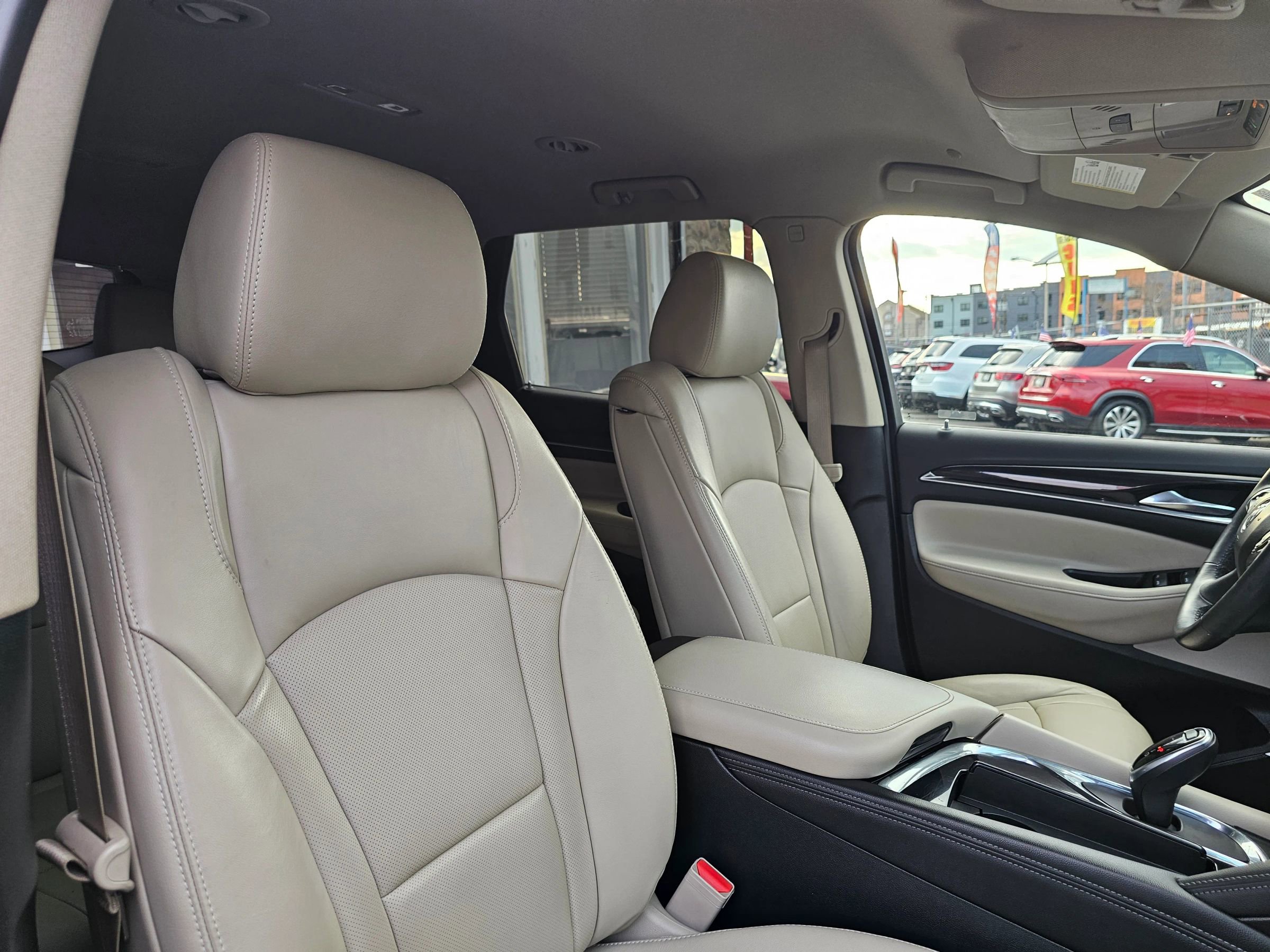 Used 2021 Buick Enclave Essence image 15