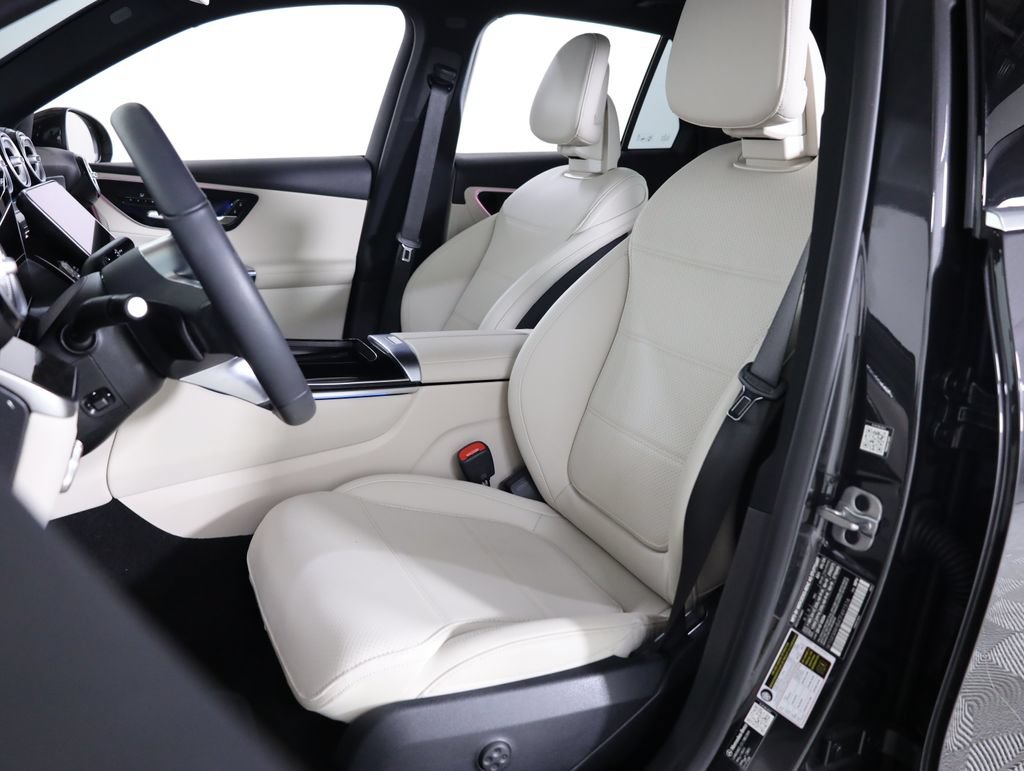 Used 2026 Mercedes-Benz GLC 300 4MATIC image 36