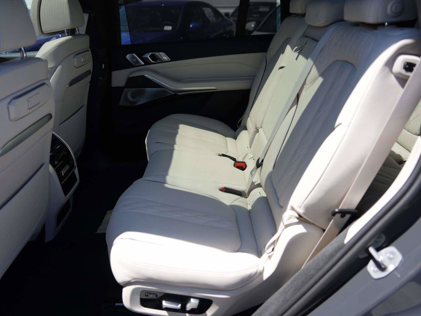 New 2026 BMW ALPINA XB7 AWD/4WD image 13