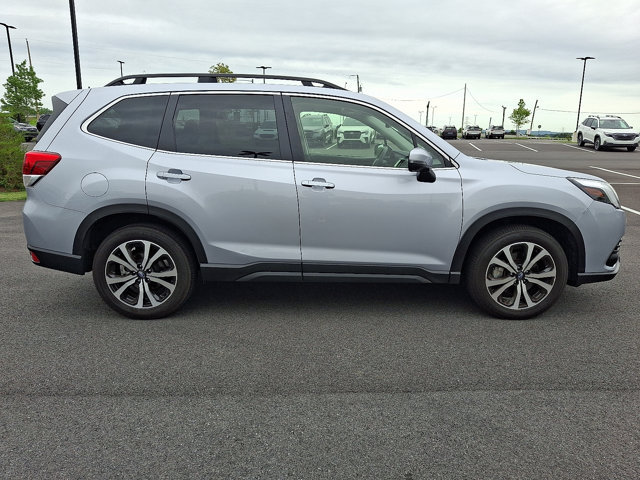 Used 2023 Subaru Forester Limited AWD/4WD image 9