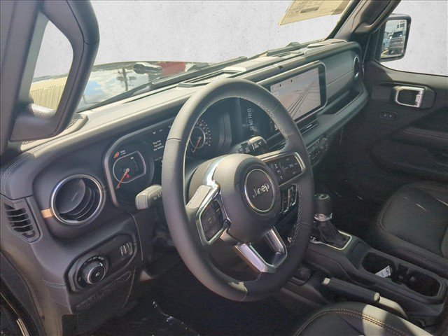 New 2026 Jeep Wrangler Unlimited Sahara AWD/4WD image 3