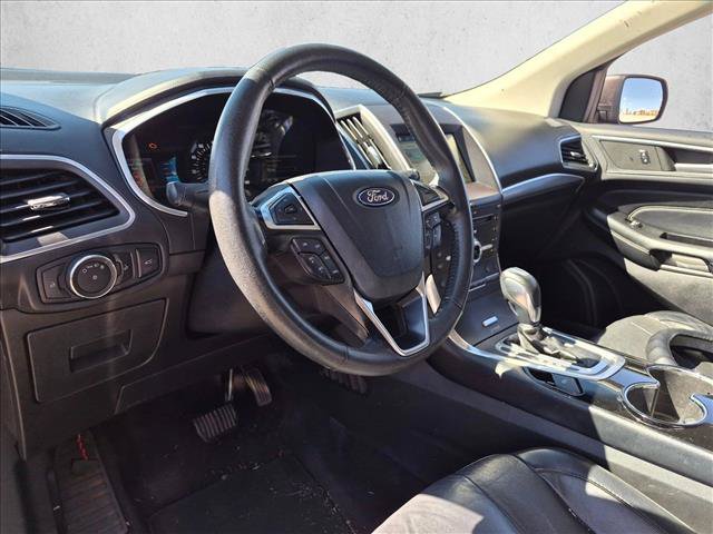 Used 2017 Ford Edge Titanium w/ Equipment Group 301A FWD image 9