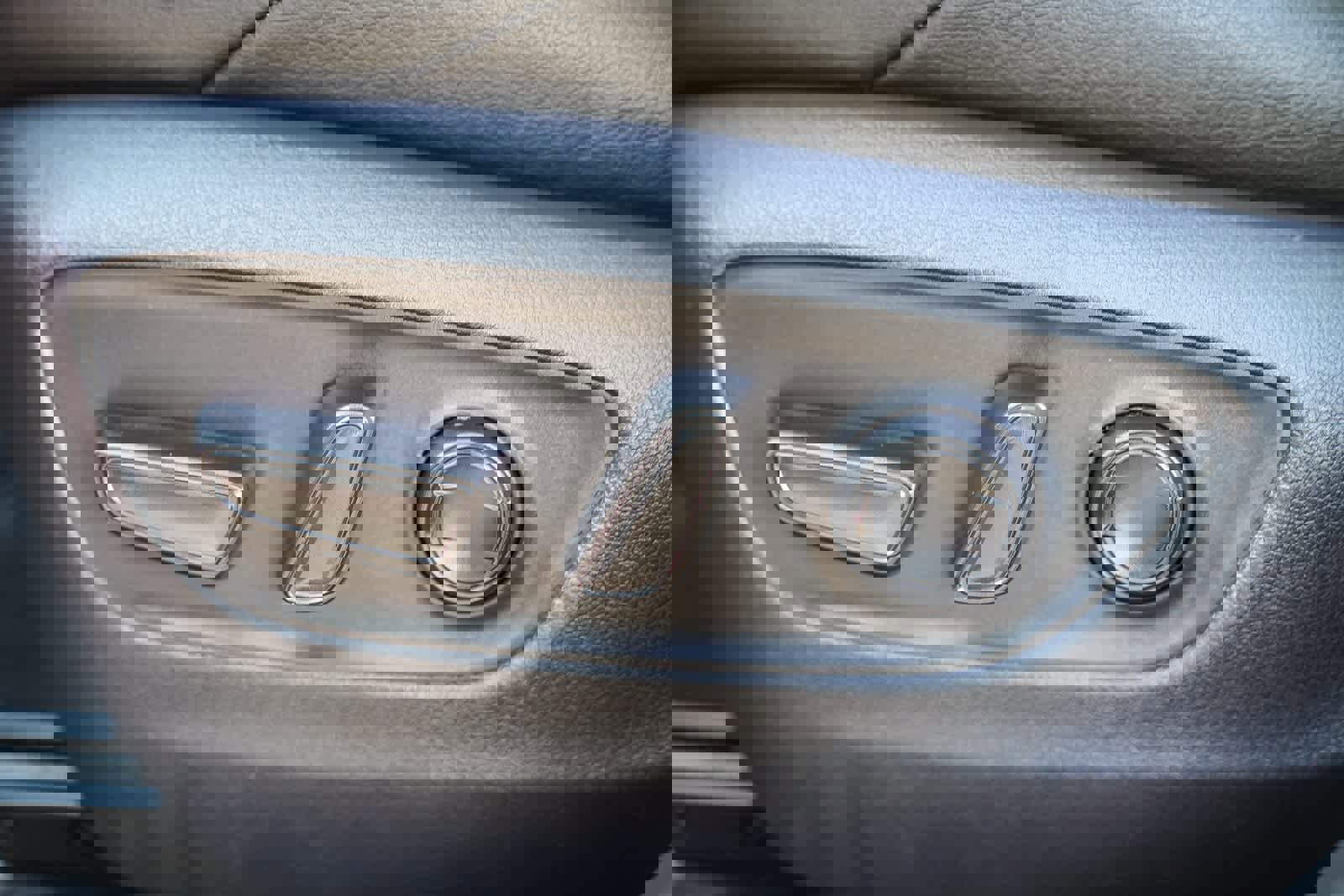 Used 2021 Toyota RAV4 SE w/ Weather & Moonroof Package image 20