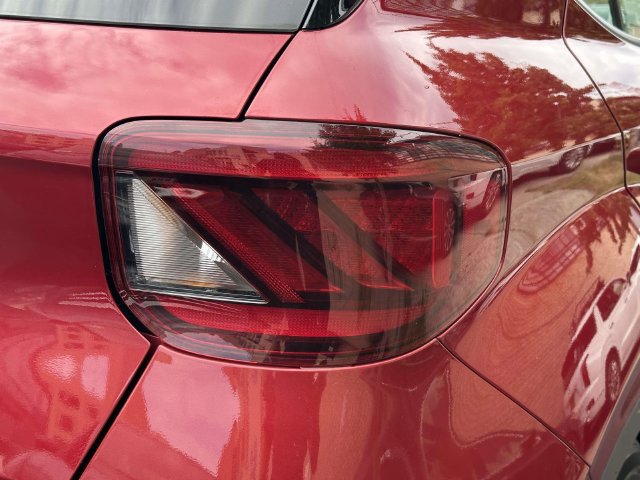 Used 2025 Hyundai Venue Limited FWD image 14