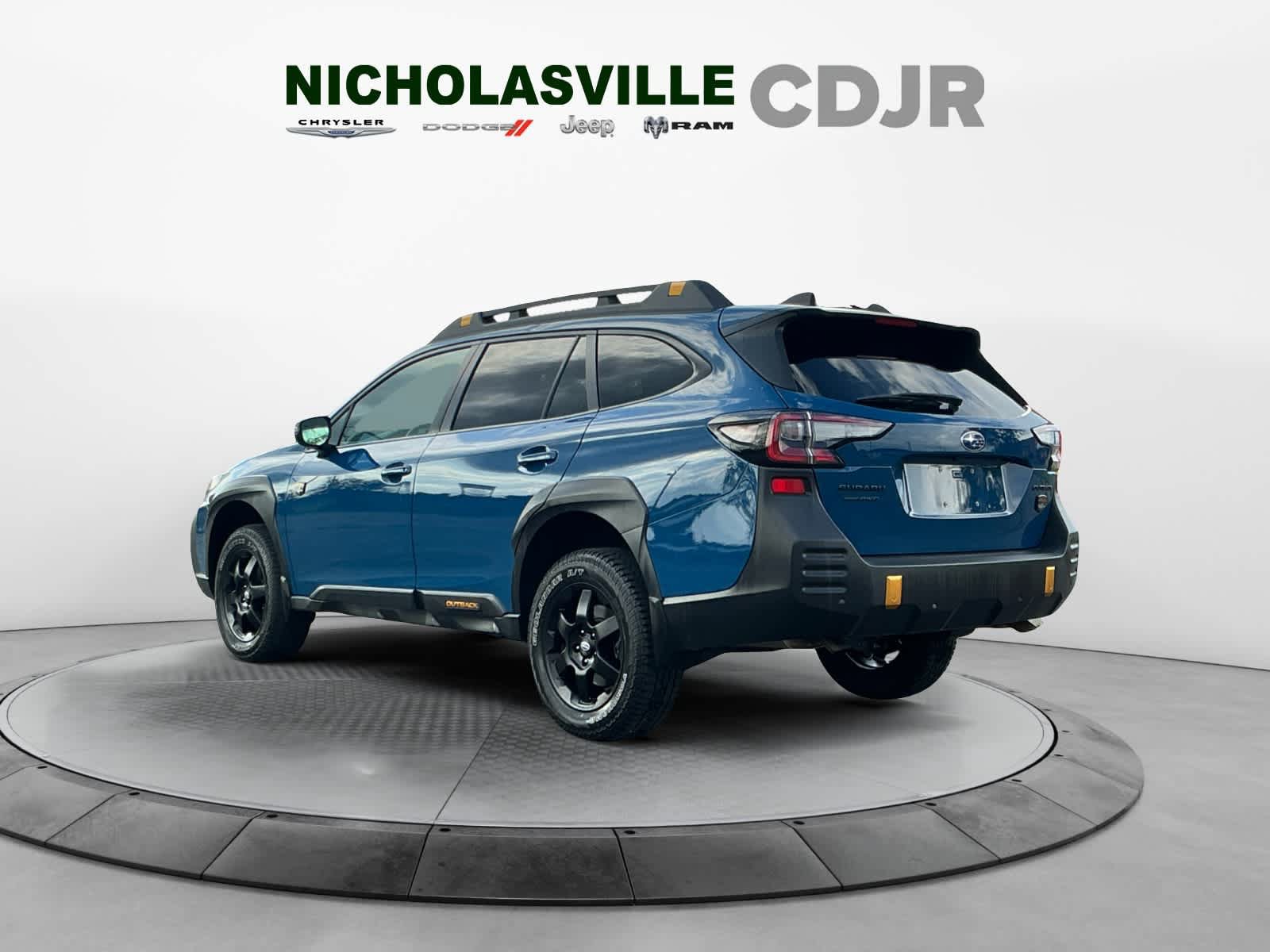 Used 2025 Subaru Outback Wilderness AWD/4WD image 3