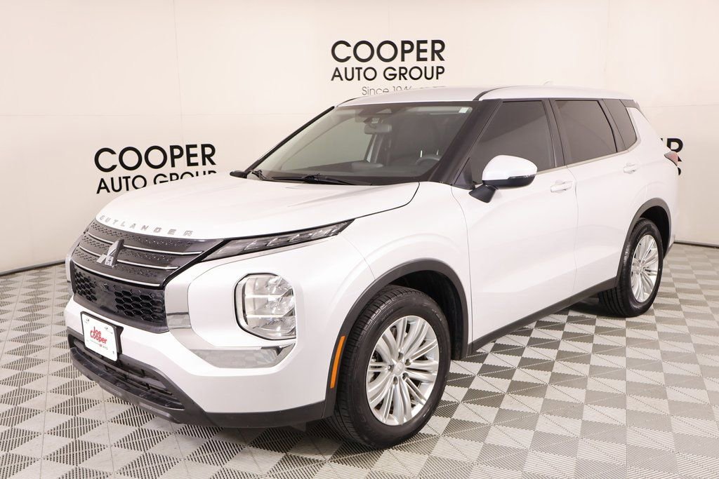 Used 2023 Mitsubishi Outlander ES image 9