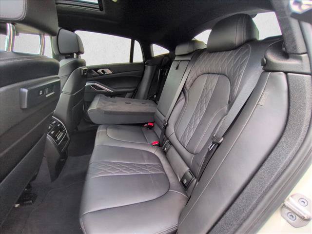 Used 2023 BMW X6 xDrive40i w/ M Sport Package AWD/4WD image 19