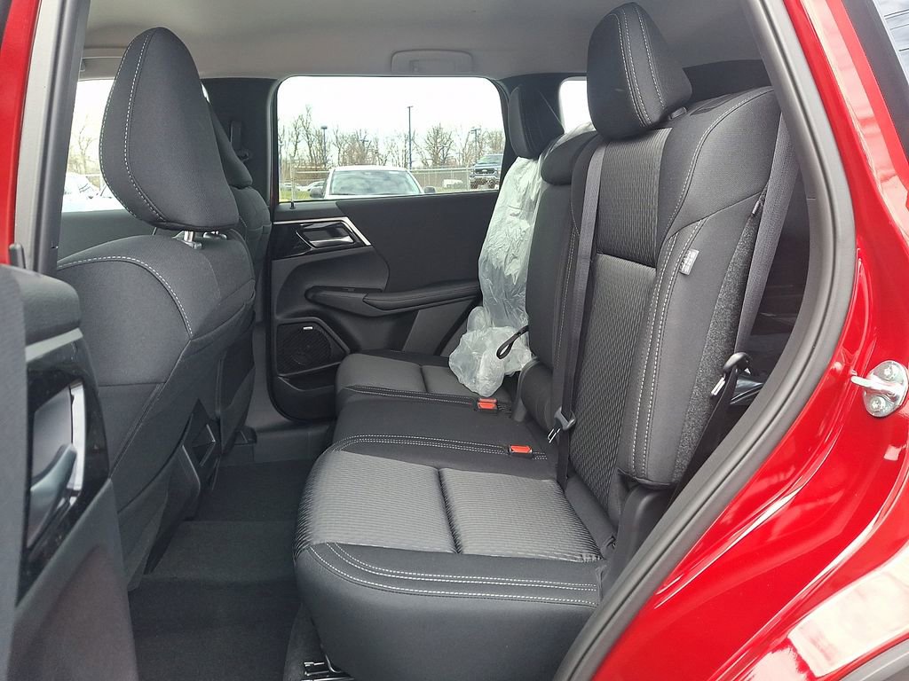 New 2026 Mitsubishi Outlander ES image 6