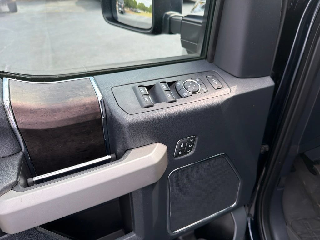 Used 2022 Ford F350 Lariat w/ Black Appearance Package AWD/4WD image 11